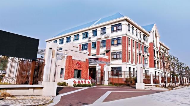 武漢市紅領(lǐng)巾國際學(xué)校